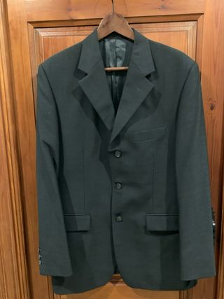 Traje de chaqueta gris oscuro