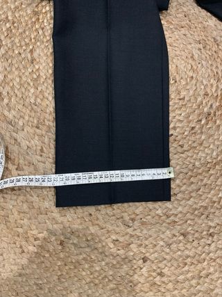 Traje de chaqueta gris oscuro