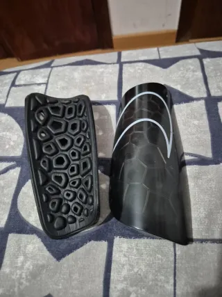 Espinilleras Nike Mercurial Negras