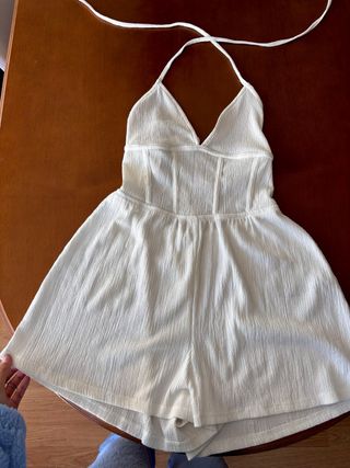 Mono Bershka blanco halter