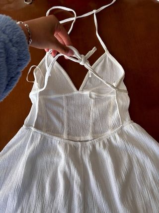 Mono Bershka blanco halter