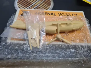 Rara maqueta Arsenal VG33 C1 1/48 de E.C.P Phenix