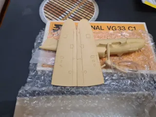 Rara maqueta Arsenal VG33 C1 1/48 de E.C.P Phenix