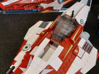 Lego Star Wars 7751 Ahsoka Starfighter and Droids