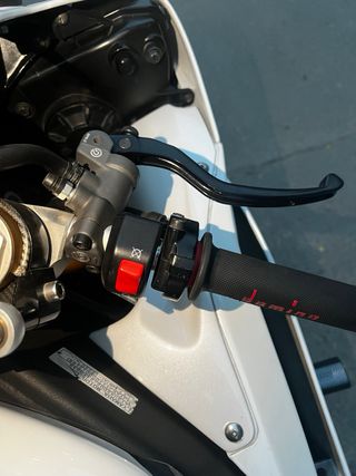 Yamaha R6 Impecable y Equipada