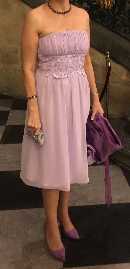 Vestido de cóctel de lujo violeta bordado