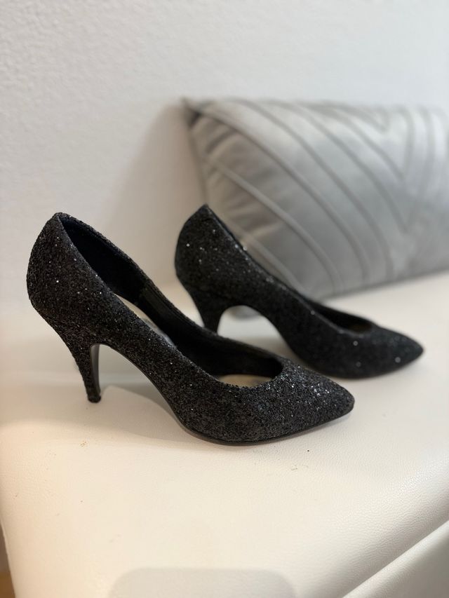 Zapatos de tacón negros con brillo