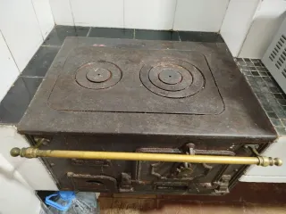 Cocina de leña y carbón antigua