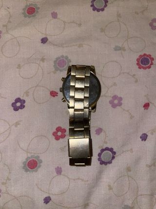 Reloj Geneva Dorado con Cristales