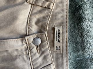 Pantalón cargo Pull&Bear beige talla 32