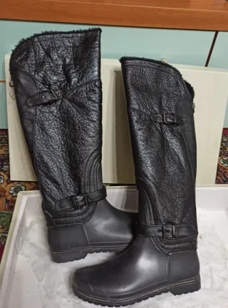 Stivali alti neri con pelliccia