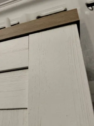 Vitrina de madera y cristal