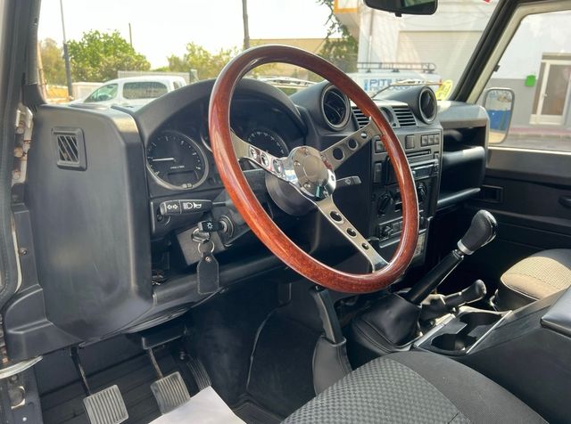 Land Rover Defender Land Rover Defender 110 SW SE