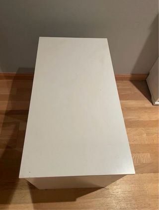 Baúl de almacenaje de madera blanco