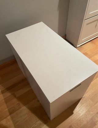 Baúl de almacenaje de madera blanco