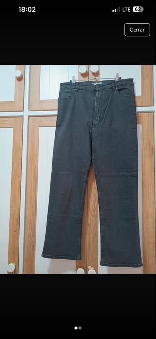 Jeans Bershka Crop Flare Negros