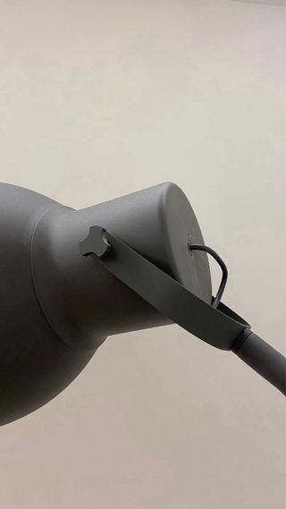 Lámpara de pie gris Ikea