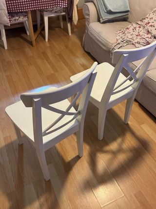 Sillas IKEA INGOLF blancas (2 unidades)
