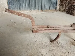 Estripadora de caballo antigua