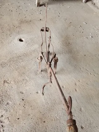 Estripadora de caballo antigua