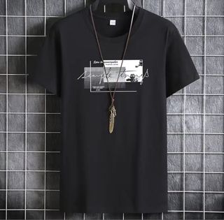 Camiseta negra con estampado