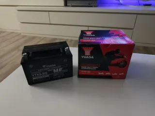 Batería Yuasa YTX9-BS 12V 8Ah