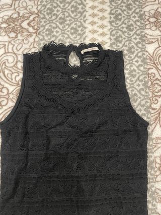 Crop top de encaje negro