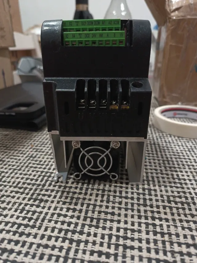 Convertitore di Frequenza AC Drive