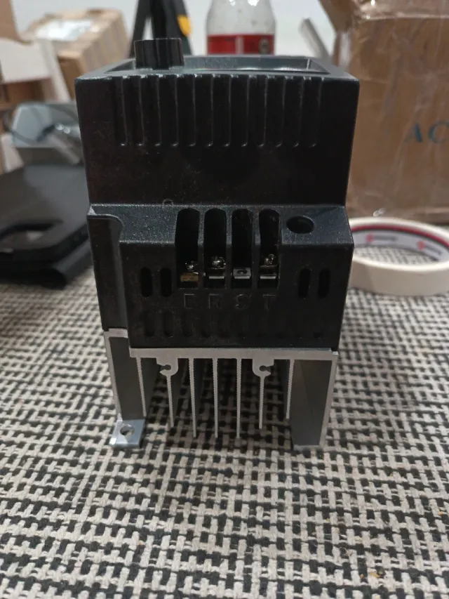 Convertitore di Frequenza AC Drive