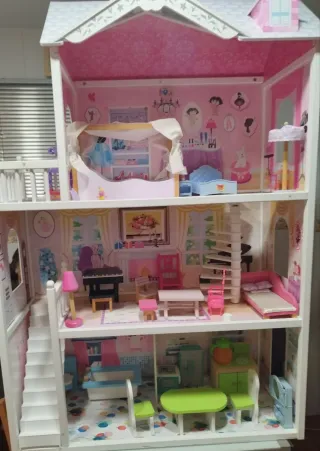 Casa de muñecas con accesorios