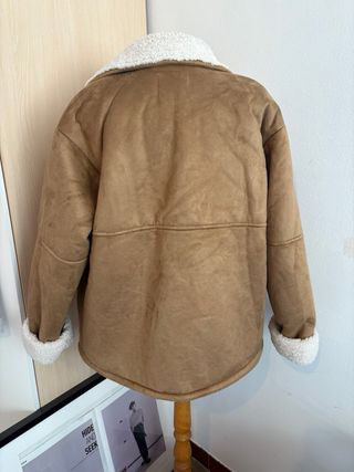 Abrigo marrón forro borreguito.