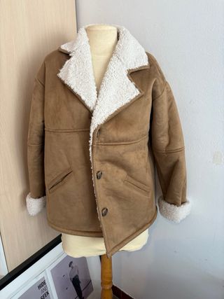 Abrigo marrón forro borreguito.