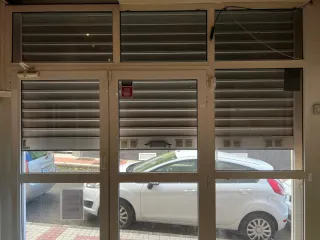 Puerta de cristal de 3 hojas