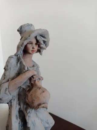 Figura decorativa mujer con cántaros