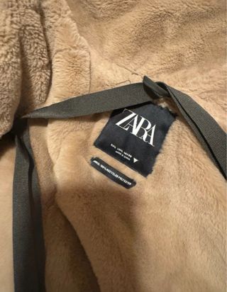 Anorak acolchado impermeable con capucha