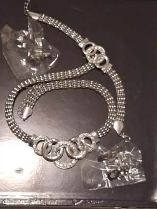 Conjunto collar, pulsera, pendientes y anillo