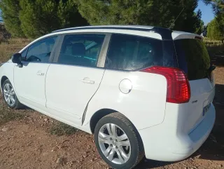 Peugeot 5008 2016
