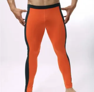 Mallas de licra naranjas y azules