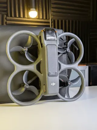 DJI Avata 2 Drone + bolsa de transporte