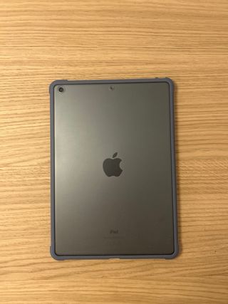 iPad 8ª Gen 128, Gris. pencil 1a gen dos fundas.