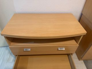 Cajonera de madera color miel