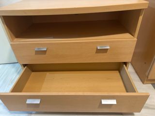 Cajonera de madera color miel