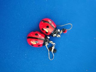 Pendientes mariquita hechos a mano