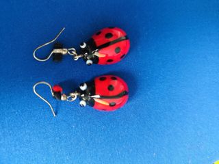 Pendientes mariquita hechos a mano