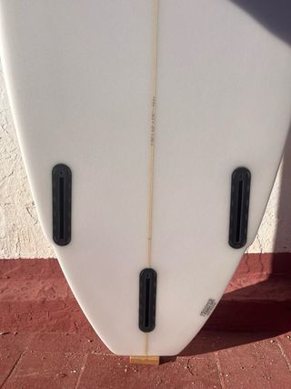 Tabla de surf blanca