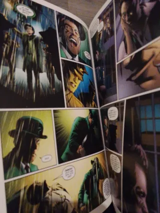 Batman/Superman/Wonder Woman: Crónicas de la Tr...