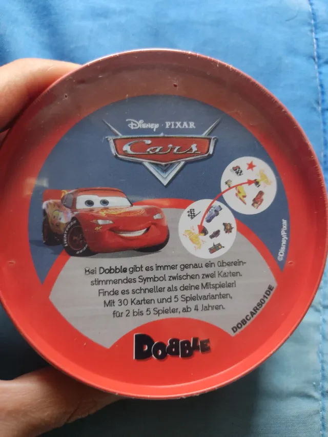 Juegos de cartas Dobble sin abrir