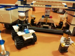 Lego City Unidad Móvil 7743