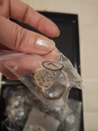 Anillo espectacular plateado