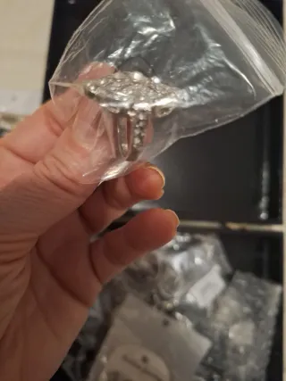 Anillo espectacular plateado